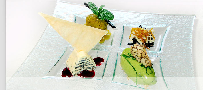 Urlaub im Hotel & Gasthof direkt am Mondsee im Salzkammergut. Hotel & Restaurant Lackner in Mondsee informiert �ber Zimmer & Preise, die Speisekarte des Gourmet Restaurant, Weinkarte & Vinothek, Ausflugsziele & Kultur in Salzburg und Salzkammergut sowie Pauschalen und Angebote f�r Ihren Sommerurlaub & Winterurlaub in Mondsee im Salzkammergut.
